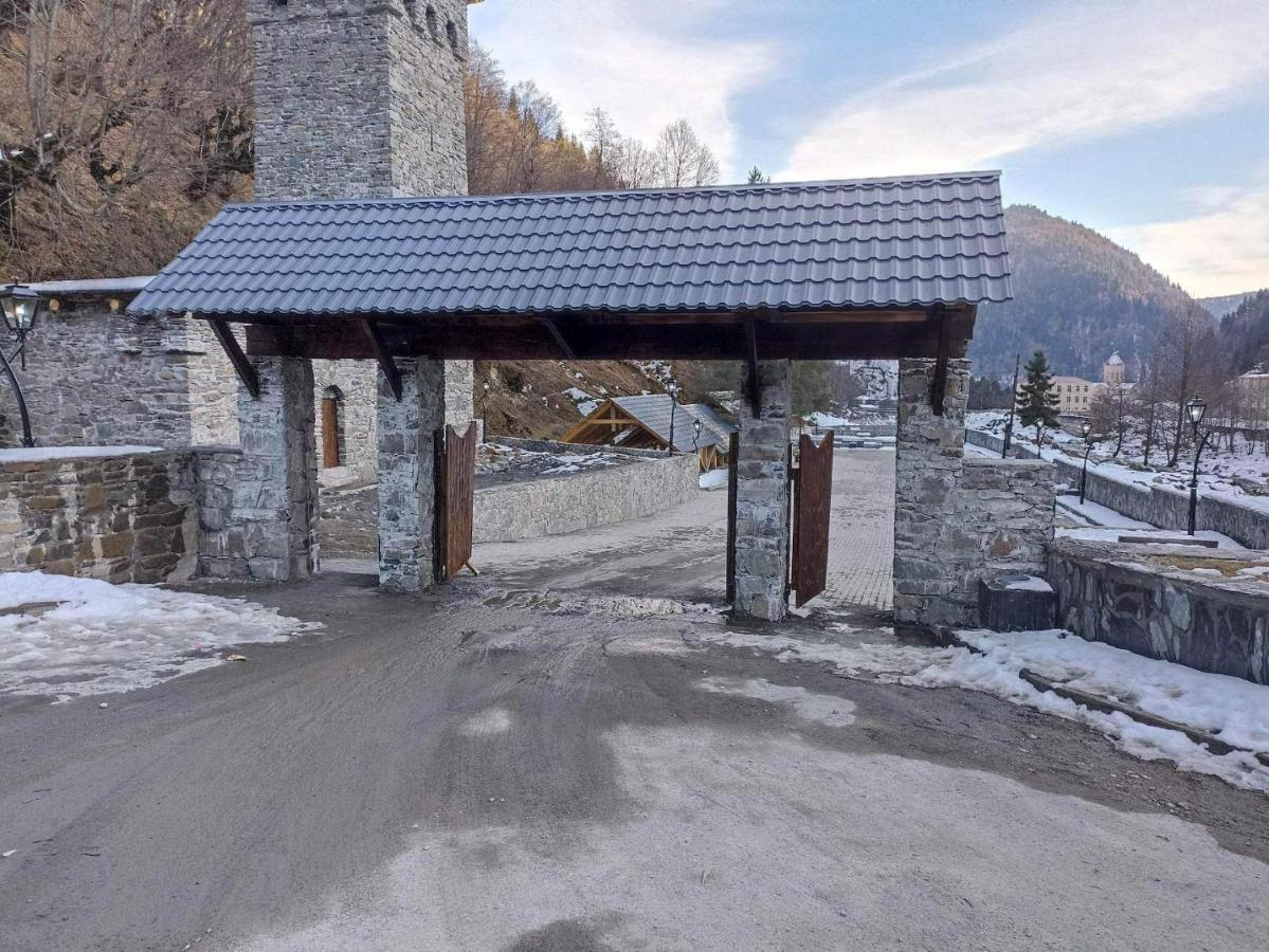 Guest House "Svaneti" Lentekhi エクステリア 写真