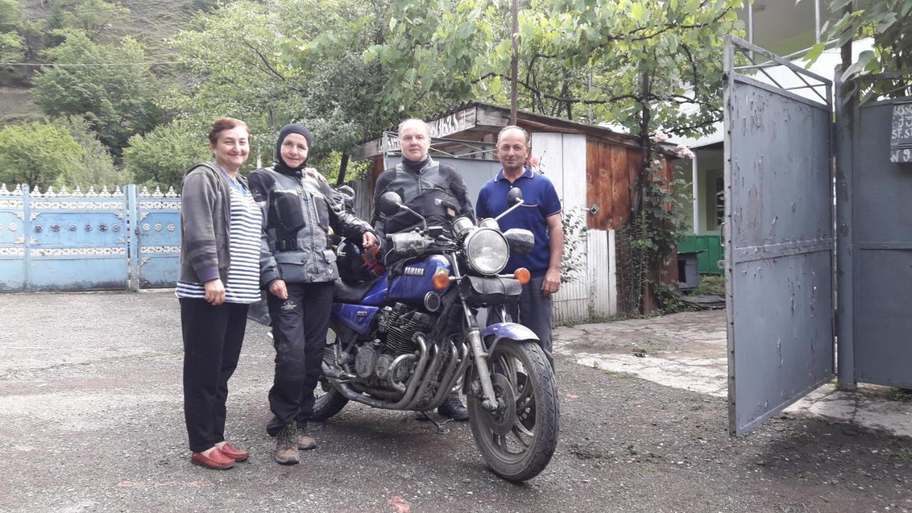 Guest House "Svaneti" Lentekhi エクステリア 写真